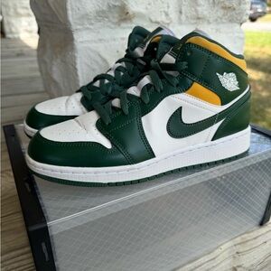 Nike Air Jordan 1 Mid Sonics